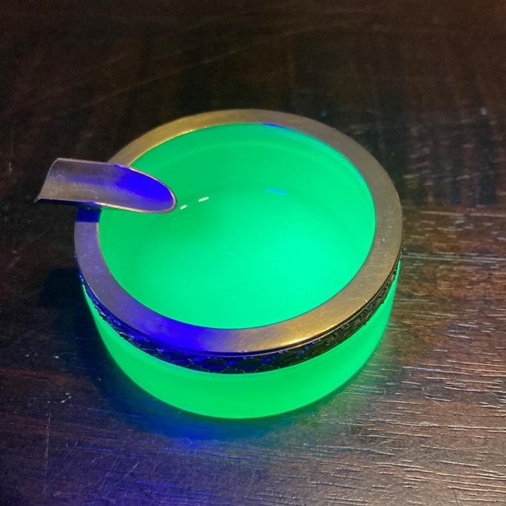 Vintage uranium glass ashtray